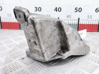 Кронштейн двигателя, ориг. номер 8D0199307L, 8D0199305, Volkswagen Passat 1996-2001