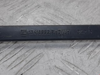 Щеткодержатель (поводок стеклоочистителя, дворник), ориг. номер 13418992, Opel Astra 2012-2018