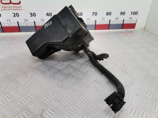Блок предохранителей, ориг. номер 8272142040, Toyota RAV4 2003-2005