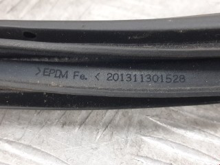 Уплотнитель, ориг. номер 769231KA0A, Nissan Juke 2010-2014