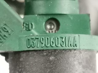 Форсунка, ориг. номер 037906031AA, Volkswagen Golf 1991-2000