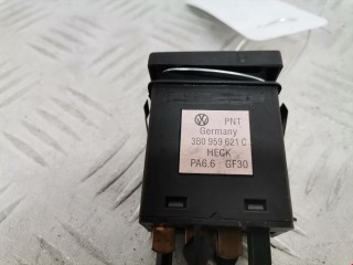 Кнопка подогрева заднего стекла, ориг. номер 3B0959621C, Volkswagen Passat 1996-2001