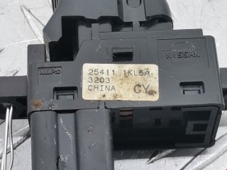 Кнопка стеклоподъемника, ориг. номер 25411-1KL5A, Nissan Juke 2010-2014