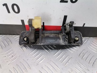 Ручка наружная задняя левая, ориг. номер D20173410A, Mazda Demio 1999-2003