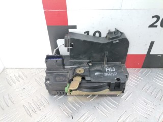 Замок двери передней правой, ориг. номер 90561154, 24444016, Opel Astra 1994-2002