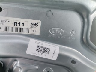 Стеклоподъемник передний правый, ориг. номер 824021F010, 834801F090, Kia Sportage 1993-2006