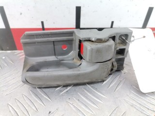 Ручка внутренняя передняя правая, ориг. номер 692050D070, Toyota Hilux 2005-2008