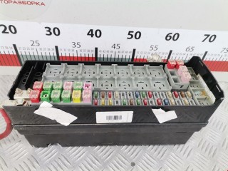 Блок предохранителей, ориг. номер YQE500250, 301047500, Land Rover Discovery 2002-2004