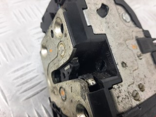 Замок двери передней правой, ориг. номер 805009U00D, Nissan Note 2008-2013