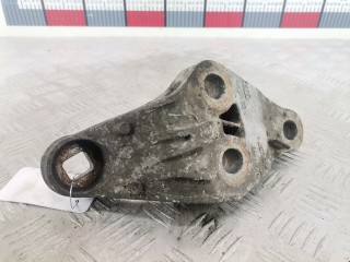 Кронштейн двигателя Audi A8 2002-2005