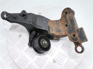 Кронштейн двигателя Opel Vectra 1999-2002
