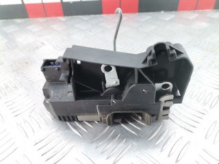 Замок двери передней левой, ориг. номер 24444015, Opel Astra 1994-2002