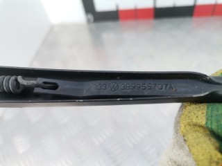 Щеткодержатель задний, ориг. номер 8D9955407A, Volkswagen Passat 2000-2005