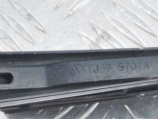Щеткодержатель задний, ориг. номер 1J6955707A, Volkswagen Golf 1991-2000