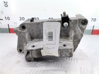 Кронштейн двигателя Opel Corsa 2006-2011
