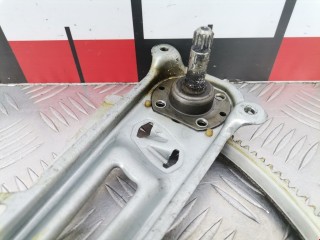Стеклоподъемник передний правый, ориг. номер 90521870, Opel Astra 1994-2002