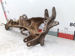 Кулак задний правый, Mitsubishi Outlander 2002-2009