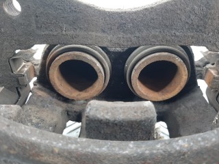 Суппорт передний правый, ориг. номер 58130H1080, Hyundai Terracan 2004-2007