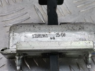 Ограничитель открывания двери задней, ориг. номер 13181961, Opel Corsa 2006-2011