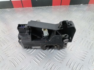 Замок двери передней левой, ориг. номер 24444015, Opel Zafira 2003-2006