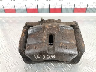Суппорт передний правый Nissan Qashqai+2 2010-2014