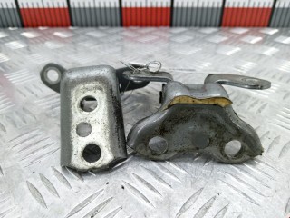 Петля двери Toyota Auris 2006-2010