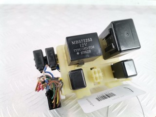 Блок реле, ориг. номер MR409811, Mitsubishi Pajero Sport 2004-2008