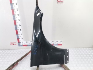 Крыло переднее правое Mercedes C W204 2007-2011