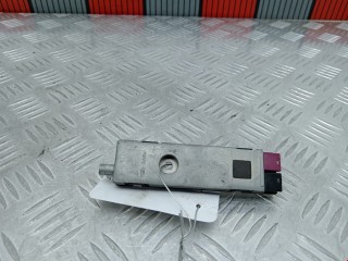 Усилитель антенны, ориг. номер A2048200189, 28073738, Mercedes C W204 2007-2011