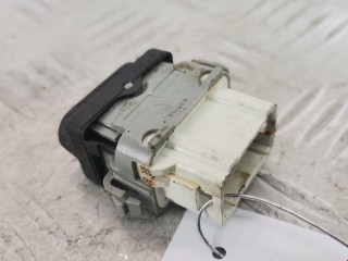 Кнопка центрального замка, ориг. номер P13750A77100, Nissan Qashqai 2010-2013