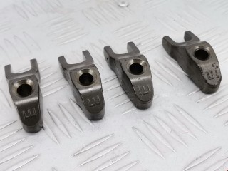 Скоба (кронштейн) крепления форсунки, Hyundai Accent 1999-2012