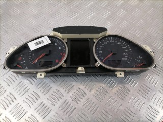 Щиток приборов (приборная панель) Audi A6 2001-2005