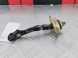 Ограничитель открывания двери передней Mazda 6 2002-2005