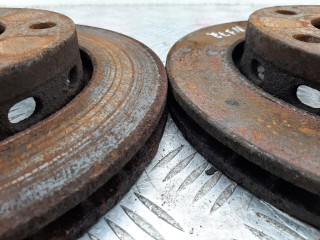 Диск тормозной передний, ориг. номер 1679853, Ford Fiesta 2008-2013