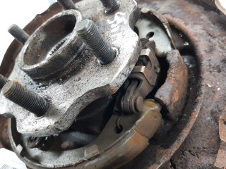 Кулак задний правый, Nissan Pathfinder 2004-2010