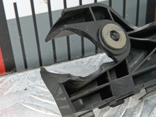Кронштейн крепления бампера заднего, ориг. номер D10J502J1, Mazda CX3 2015-2018
