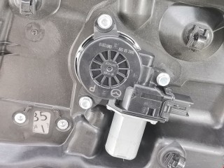 Стеклоподъемник передний правый, ориг. номер D09L5897X, D10E58590B, Mazda CX3 2015-2018