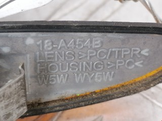 Повторитель передний левый, ориг. номер 63137165913, 18-A454, BMW 3 E46 1997-2003