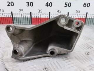 Кронштейн двигателя, ориг. номер 8D0199307L, 8D0199305, Volkswagen Passat 1988-1997