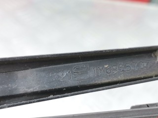 Щеткодержатель задний, ориг. номер 1M6955707B, Seat Leon 1999-2005