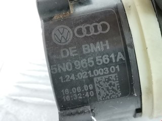 Насос антифриза дополнительный, ориг. номер 5N0965561A, Audi A4 1994-1997