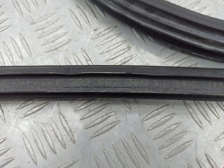 Уплотнитель, ориг. номер 3B0867366L, Volkswagen Passat 1996-2001