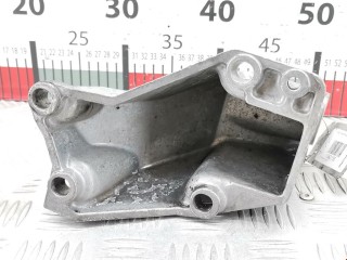 Кронштейн двигателя, ориг. номер 8D0199307L, 8D0199305, Volkswagen Passat 1996-2001
