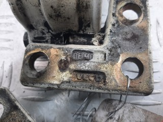 Петля двери передней правой, ориг. номер 99442507, Iveco EuroCargo 2001-2007