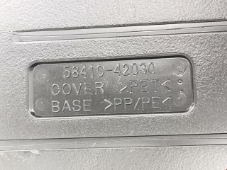 Шторка багажника, ориг. номер 5841542020, Toyota RAV4 2005-2008