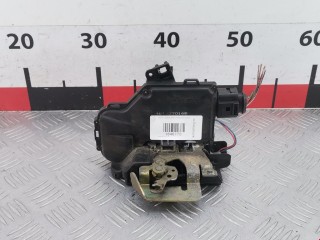 Замок двери передней правой Audi A6 1997-2001