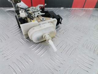 Замок двери передней правой, ориг. номер 4D1837016D, Audi A4 1994-1999