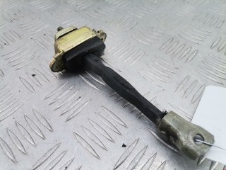 Ограничитель открывания двери передней, ориг. номер MR135675, Mitsubishi Space Star 1998-2002