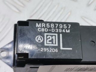 Кнопка стеклоподъемника, ориг. номер MR587955, MR587957, Mitsubishi L200 2006-2011