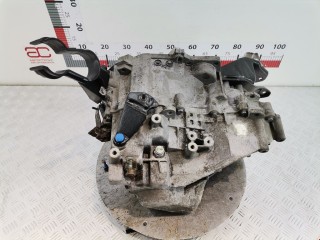 КПП механическая (МКПП) 5-ступенчатая, ориг. номер 36050412, Volvo S40 2000-2004